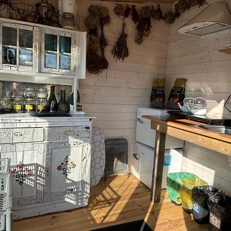 Готель Glamping Bieszczady Z Jacuzzi I Basenem Солина Екстер'єр фото
