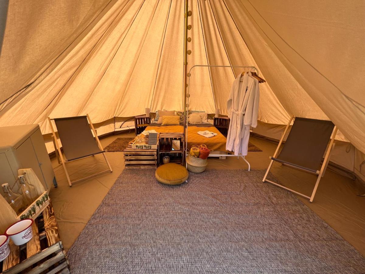 Готель Glamping Bieszczady Z Jacuzzi I Basenem Солина Екстер'єр фото