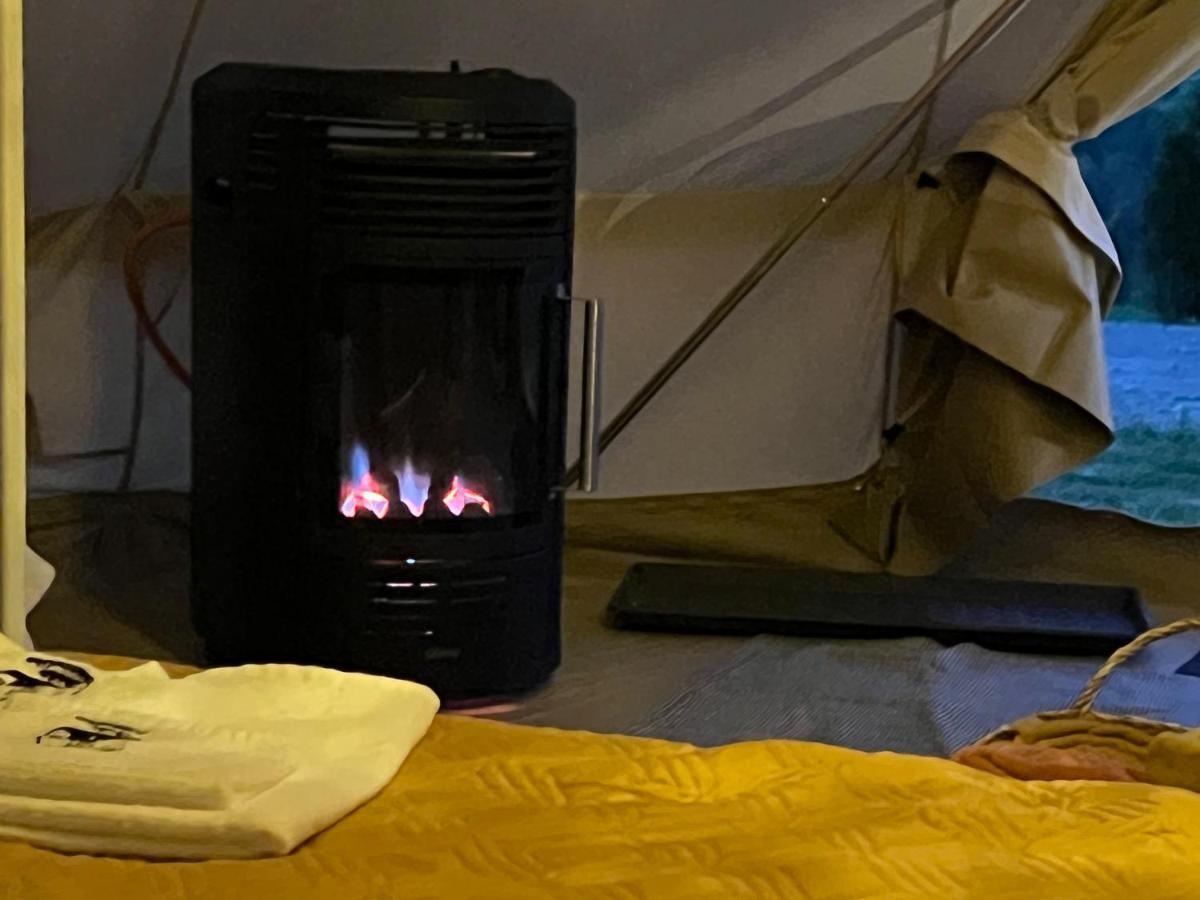 Готель Glamping Bieszczady Z Jacuzzi I Basenem Солина Екстер'єр фото