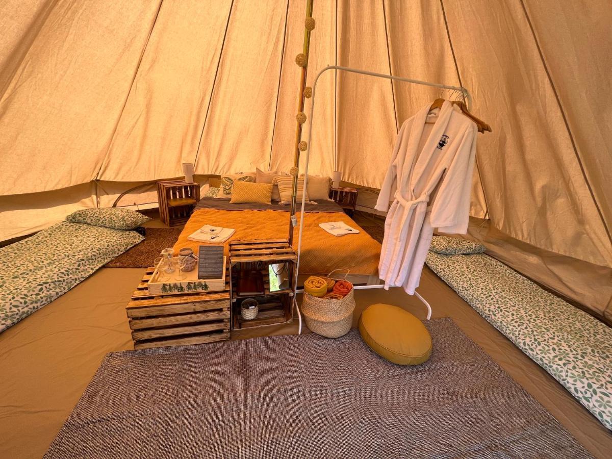 Готель Glamping Bieszczady Z Jacuzzi I Basenem Солина Екстер'єр фото
