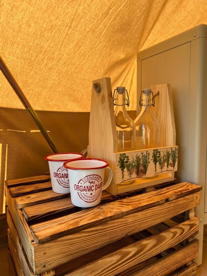 Готель Glamping Bieszczady Z Jacuzzi I Basenem Солина Екстер'єр фото
