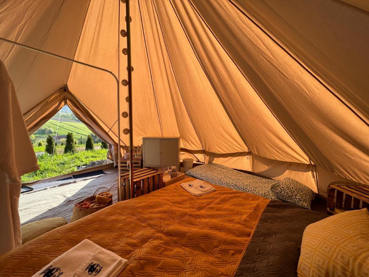 Готель Glamping Bieszczady Z Jacuzzi I Basenem Солина Екстер'єр фото