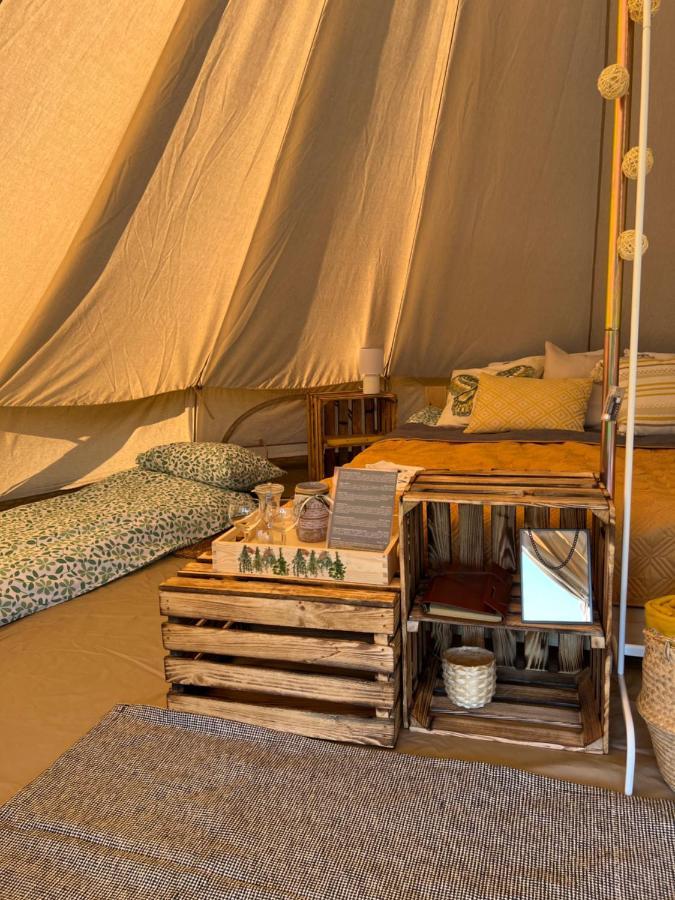 Готель Glamping Bieszczady Z Jacuzzi I Basenem Солина Екстер'єр фото