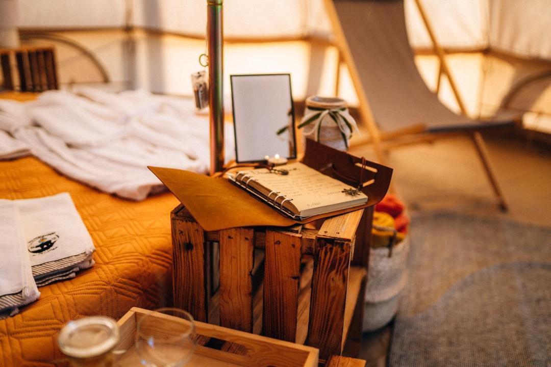 Готель Glamping Bieszczady Z Jacuzzi I Basenem Солина Екстер'єр фото
