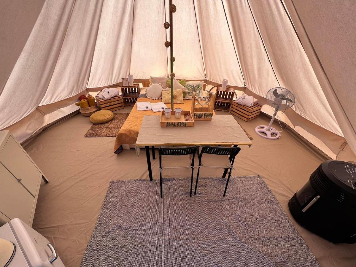 Готель Glamping Bieszczady Z Jacuzzi I Basenem Солина Екстер'єр фото