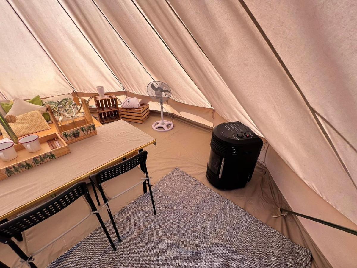 Готель Glamping Bieszczady Z Jacuzzi I Basenem Солина Екстер'єр фото