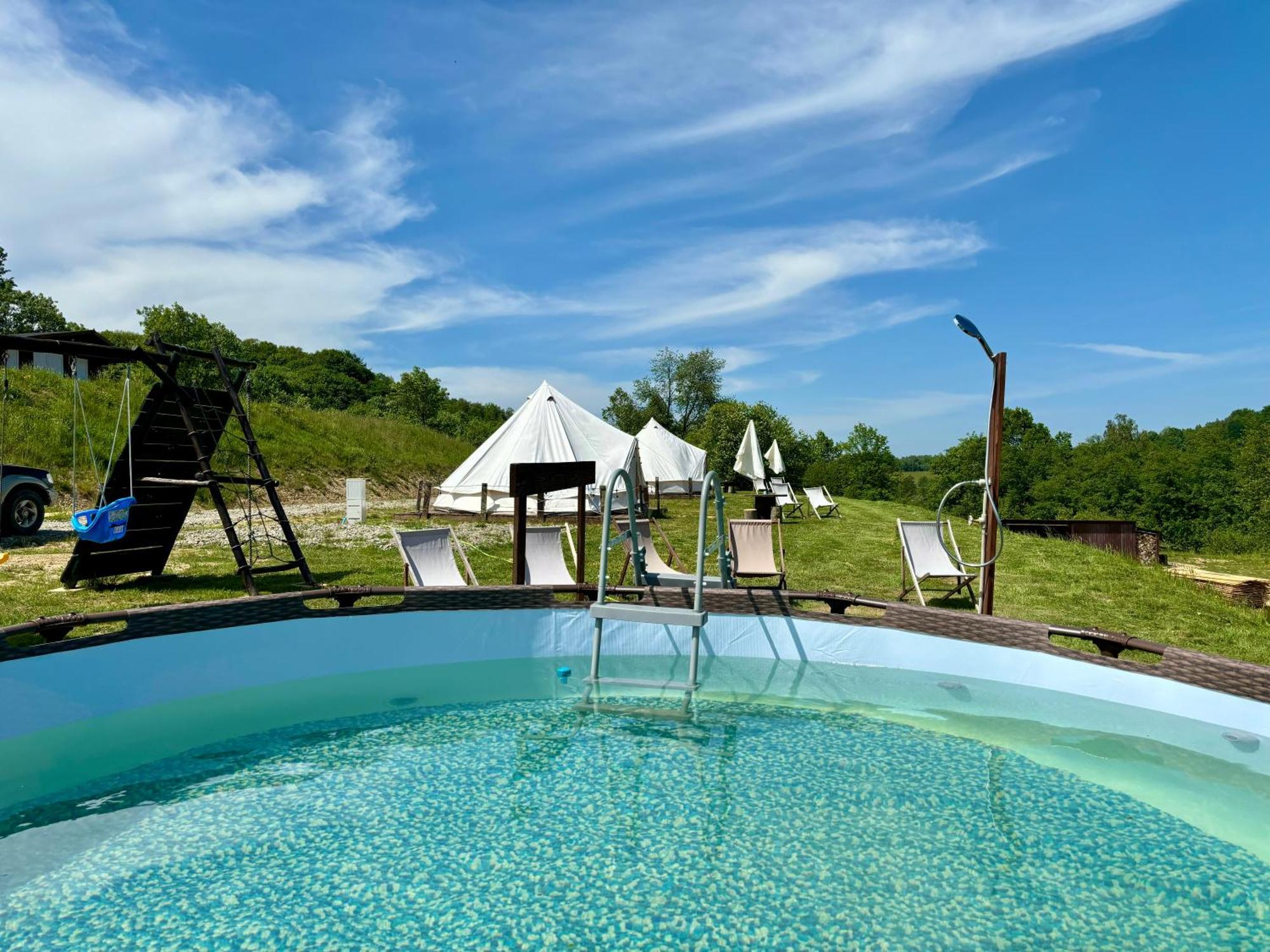 Готель Glamping Bieszczady Z Jacuzzi I Basenem Солина Екстер'єр фото