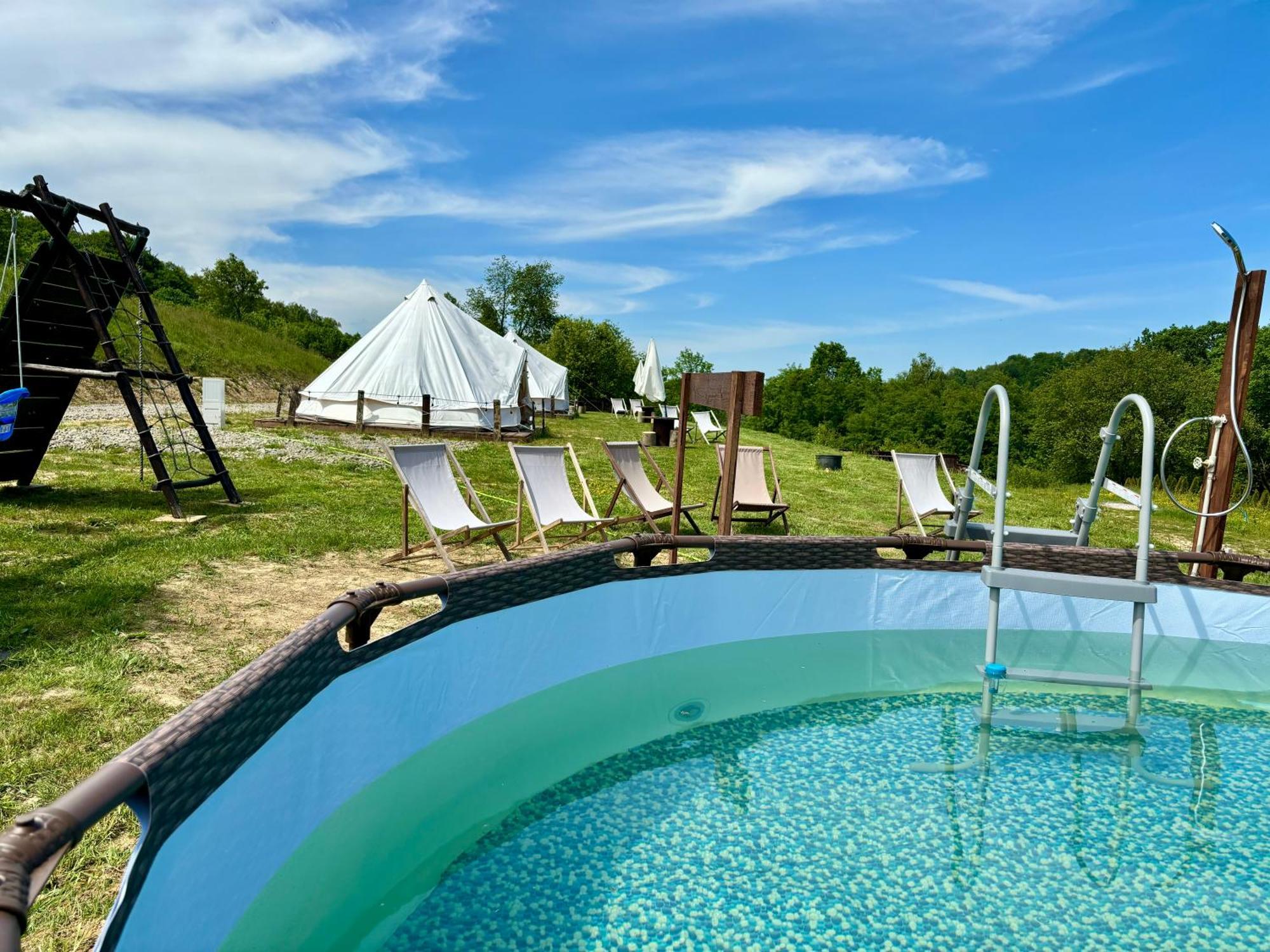Готель Glamping Bieszczady Z Jacuzzi I Basenem Солина Екстер'єр фото