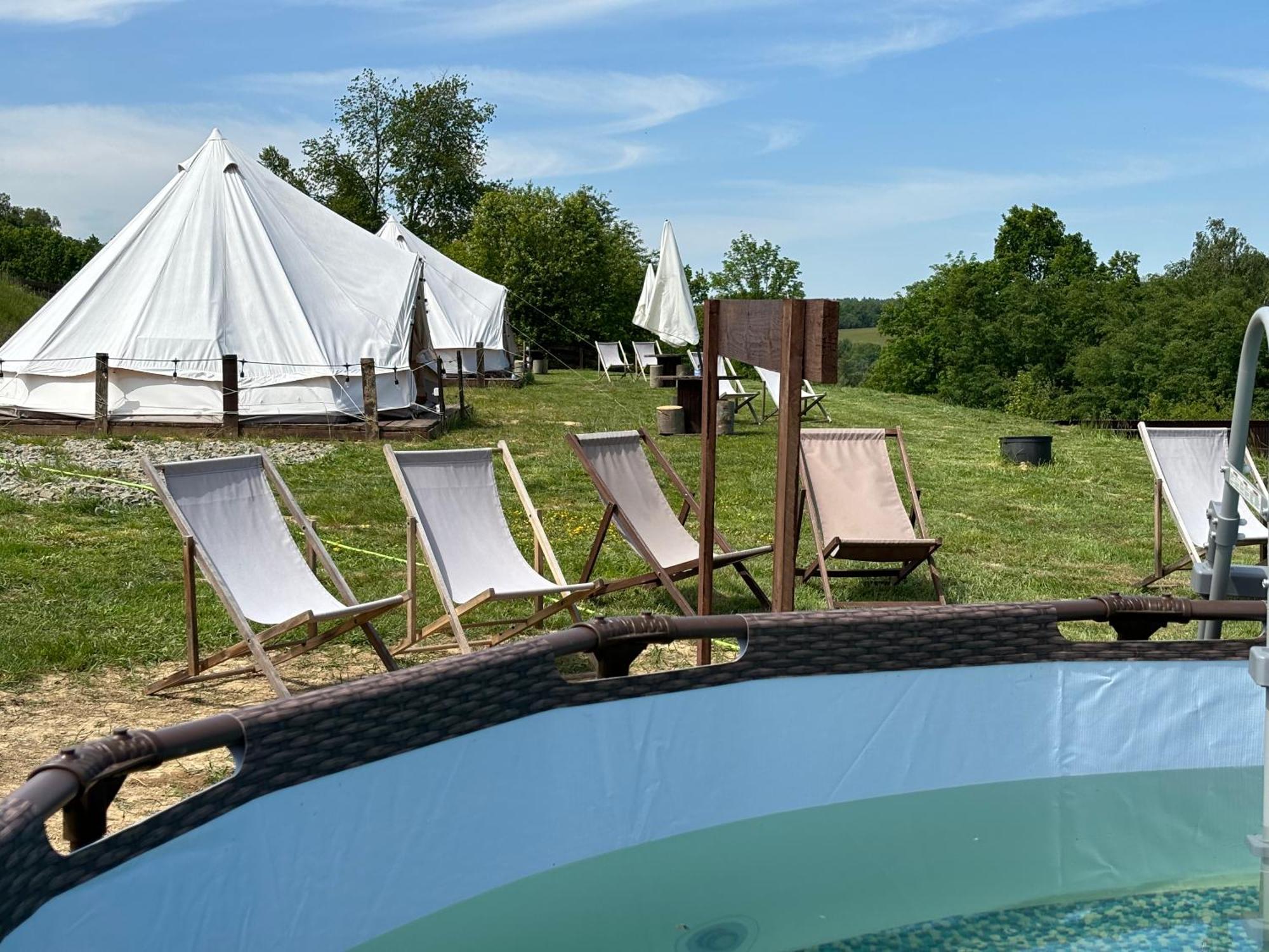Готель Glamping Bieszczady Z Jacuzzi I Basenem Солина Екстер'єр фото