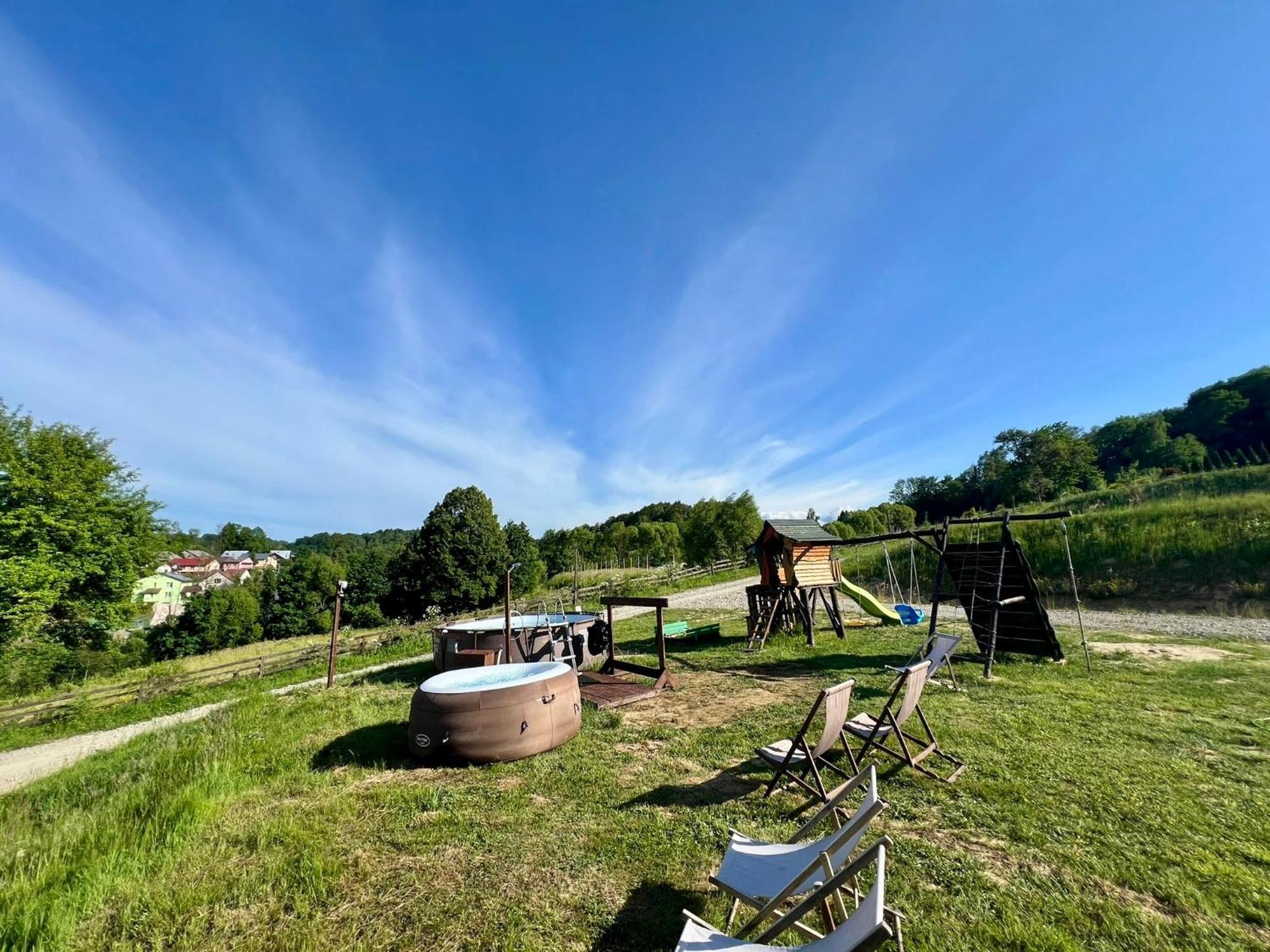 Готель Glamping Bieszczady Z Jacuzzi I Basenem Солина Екстер'єр фото